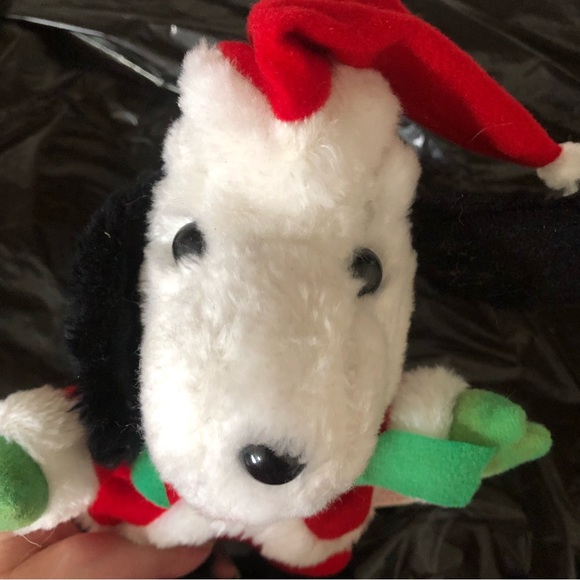 Christmas Santa Snoopy - How cute would this be sitting in your holiday display - Picture 5 of 16